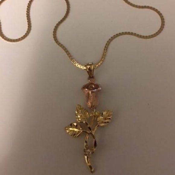 GOLD Antique 14k Rose Pendant - Picture 1 of 1